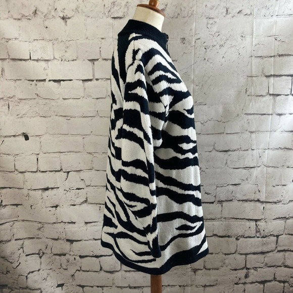 Diane von Furstenberg Zebra Print full Zip Mid Length cardigan sweater medium - Picture 4 of 11